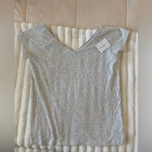 NWT American Eagle Outfitters Light Gray Ribbed Tee